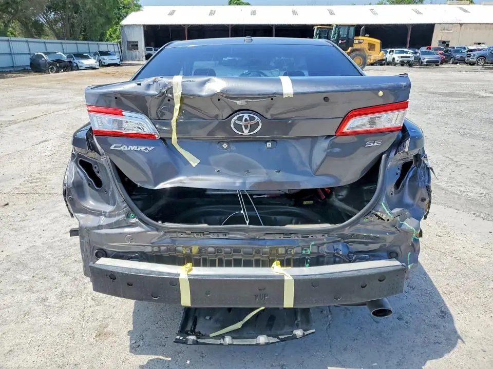 2013 TOYOTA CAMRY SE  