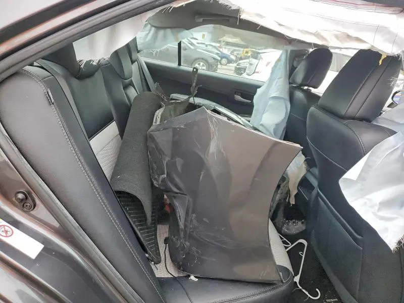 2013 TOYOTA CAMRY SE V6  