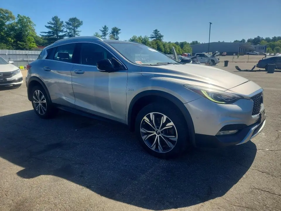 2017 INFINITI QX30 PREMIUM  