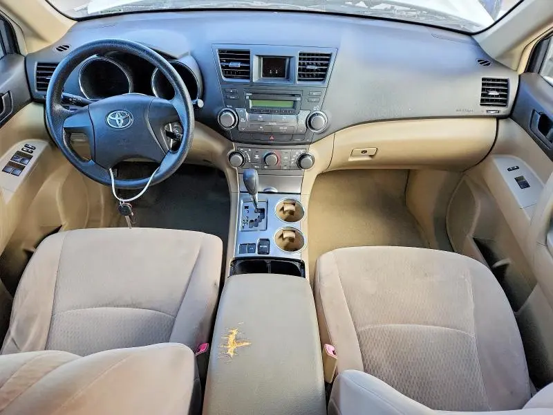 2010 TOYOTA HIGHLANDER BASE  
