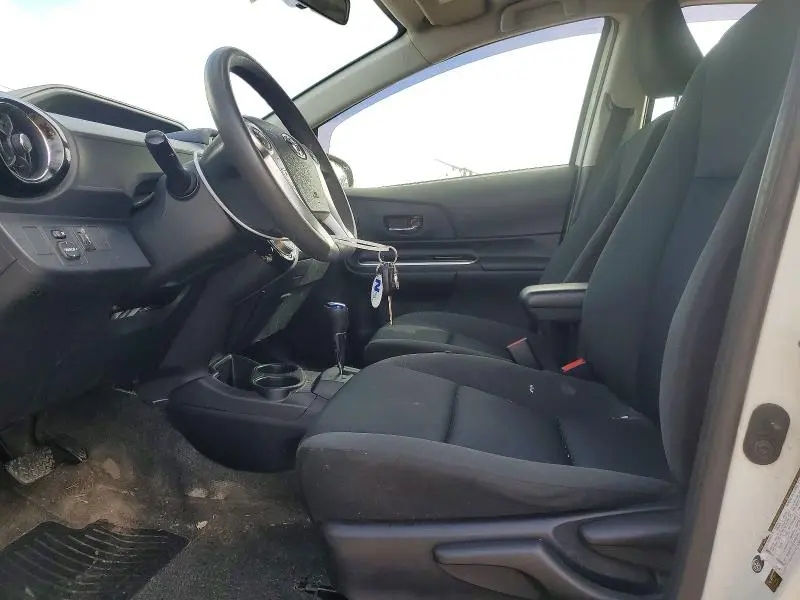 2016 TOYOTA PRIUS C TWO  
