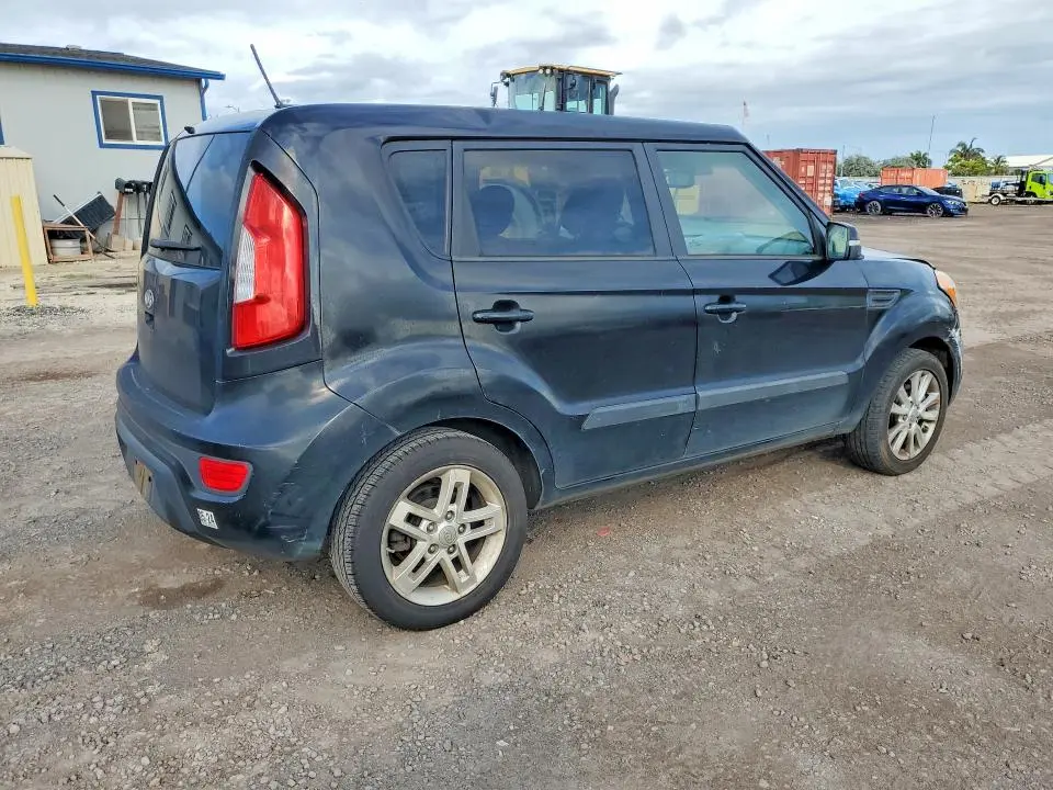 2013 KIA SOUL +  