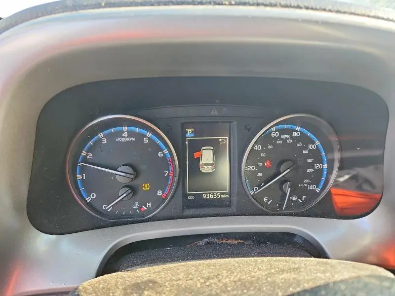 2018 TOYOTA RAV4 LE  