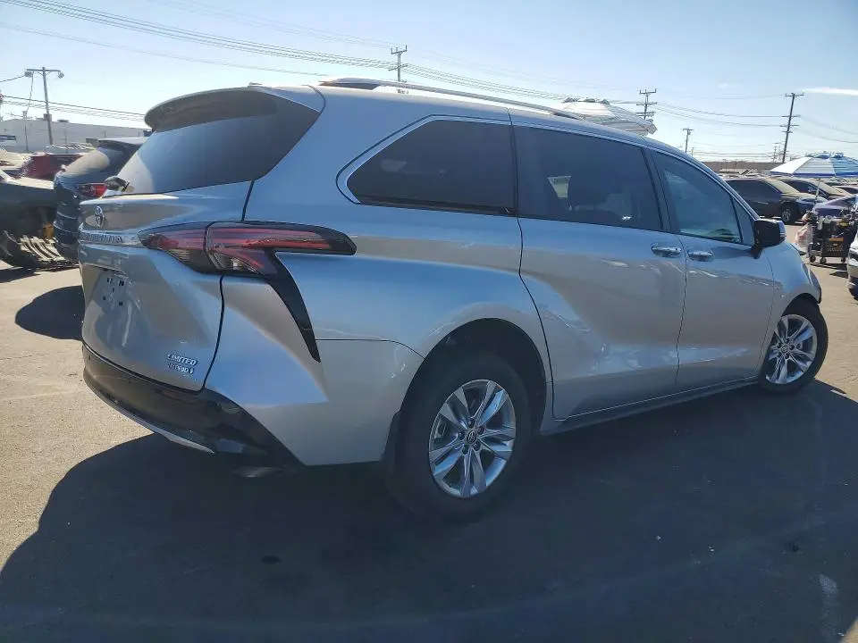2023 TOYOTA SIENNA LIMITED 7-PASSENGER  