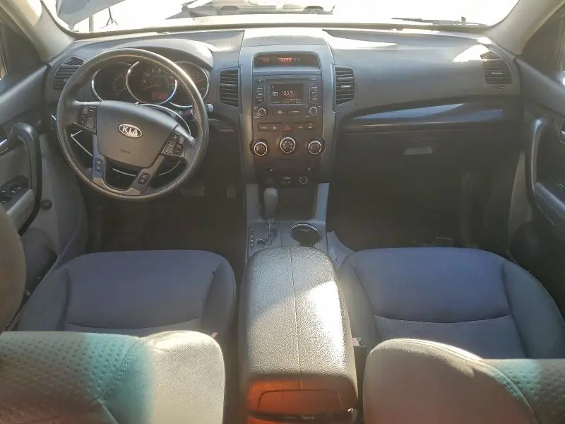 2013 KIA SORENTO LX  