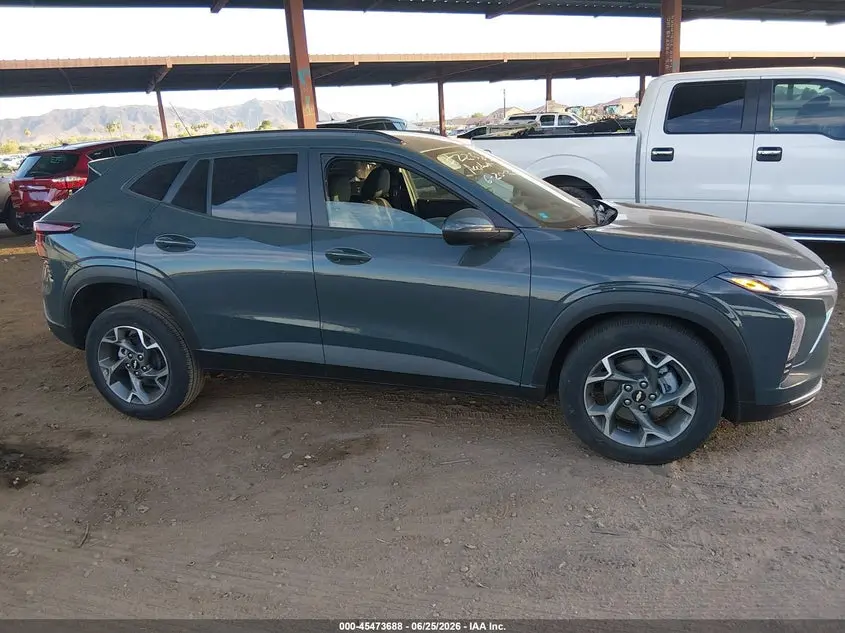 2025 CHEVROLET TRAX FWD LT