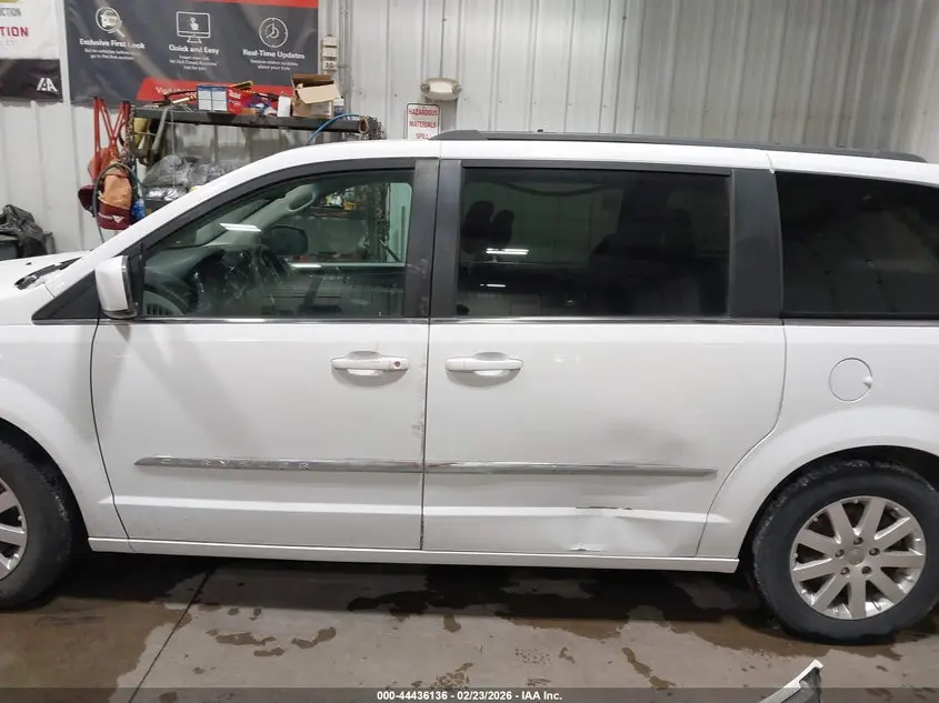 2016 CHRYSLER TOWN & COUNTRY TOURING