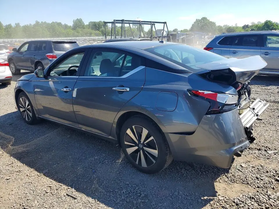 2022 NISSAN ALTIMA SV  