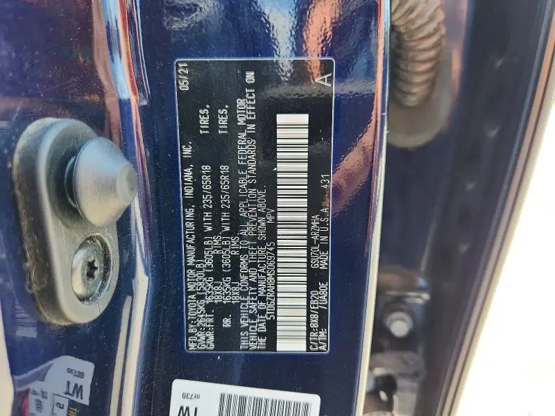 2021 TOYOTA HIGHLANDER XLE  