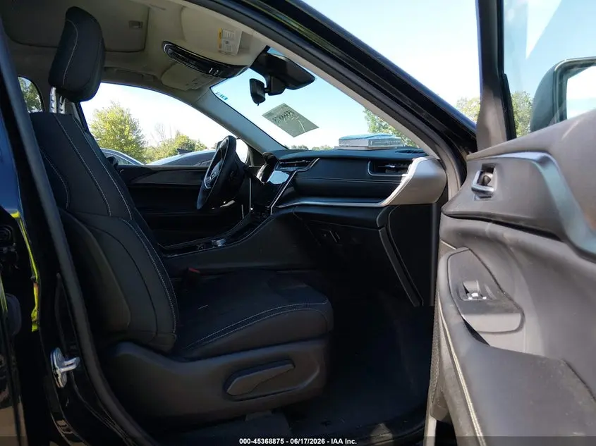 2023 JEEP GRAND CHEROKEE LAREDO X 4X4