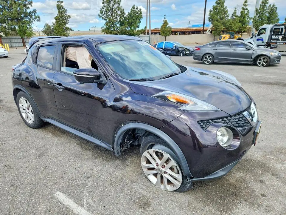 2015 NISSAN JUKE SV  
