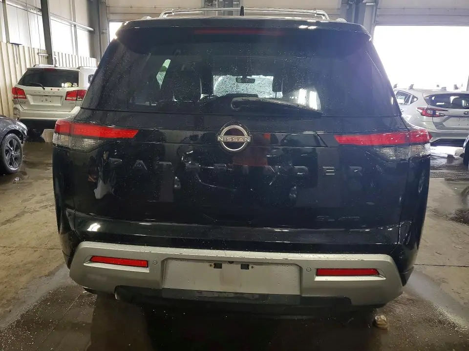 2023 NISSAN PATHFINDER SL  