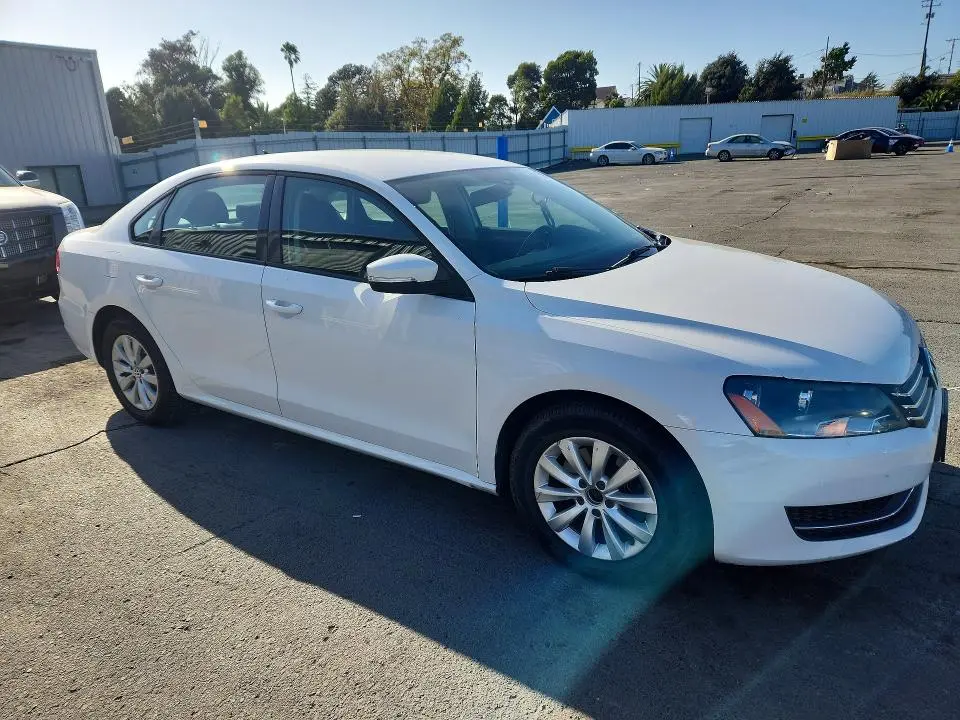 2013 VOLKSWAGEN PASSAT S  