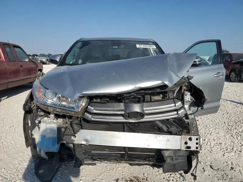 2017 TOYOTA HIGHLANDER LE  