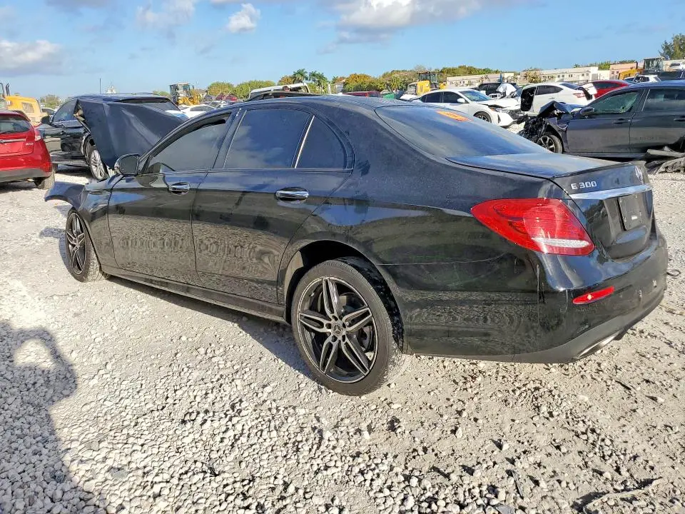 2019 MERCEDES-BENZ E 300  