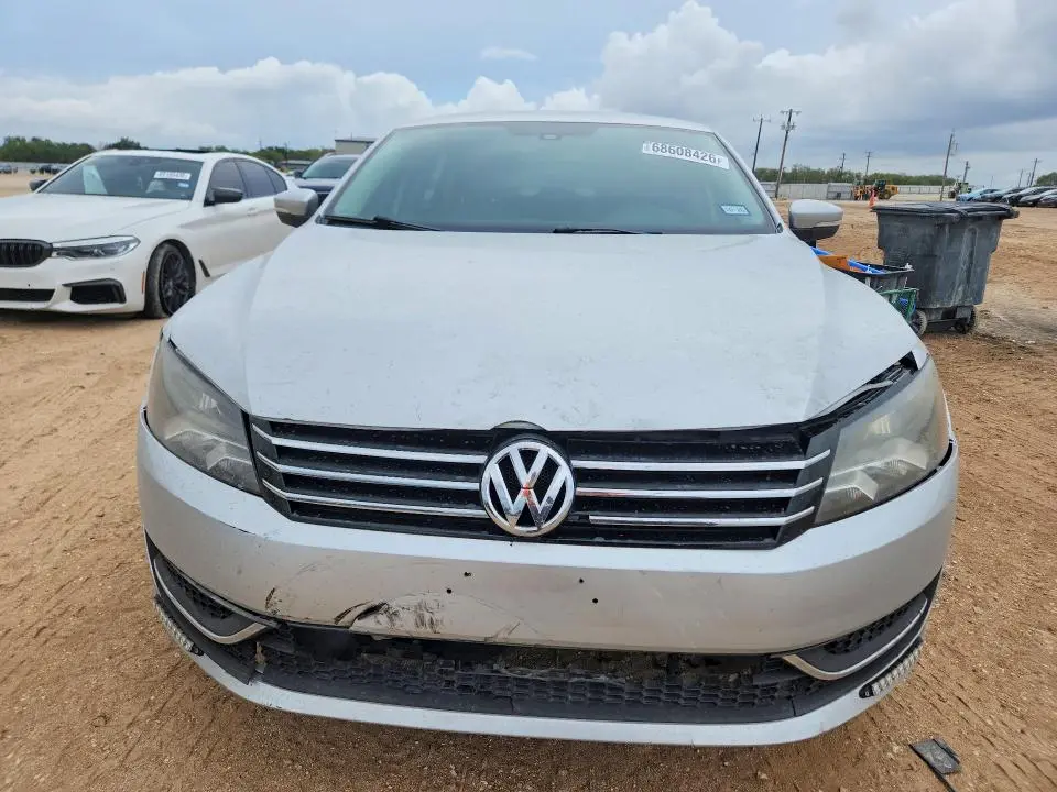 2014 VOLKSWAGEN PASSAT SE  