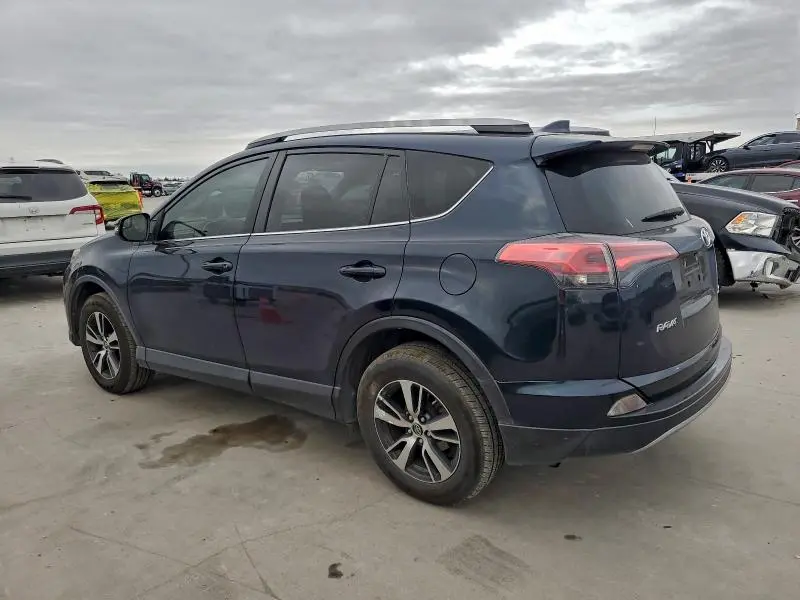 2017 TOYOTA RAV4 XLE  