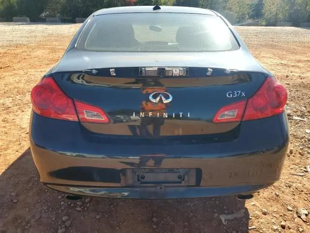 2011 INFINITI G37   