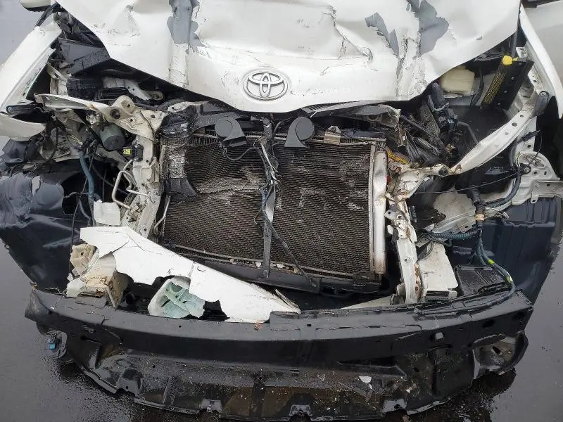 2017 TOYOTA SIENNA   