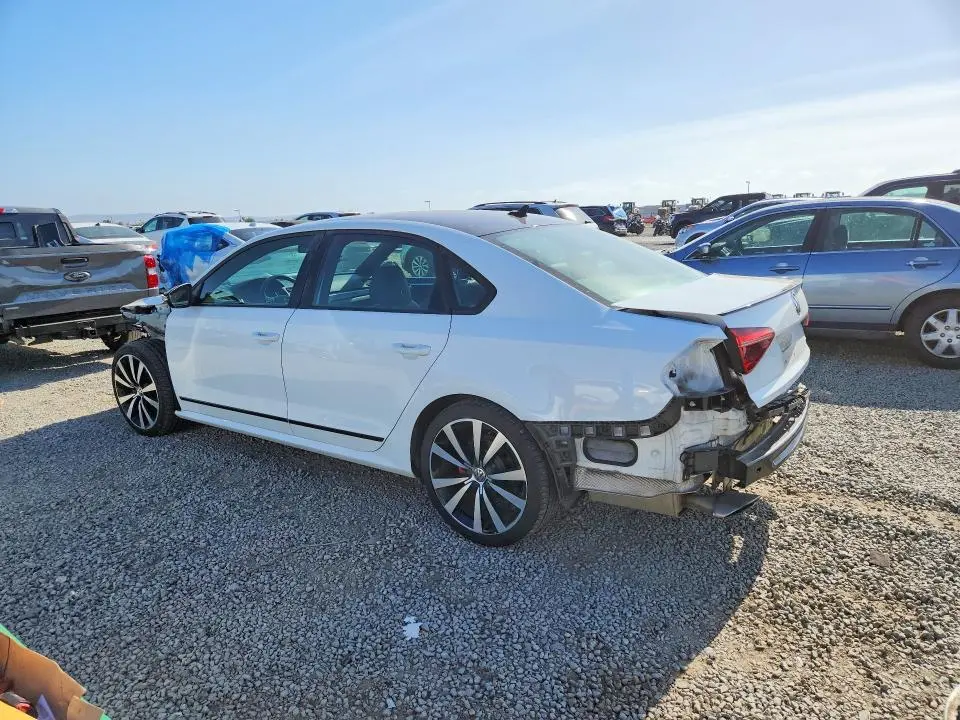 2018 VOLKSWAGEN PASSAT GT  
