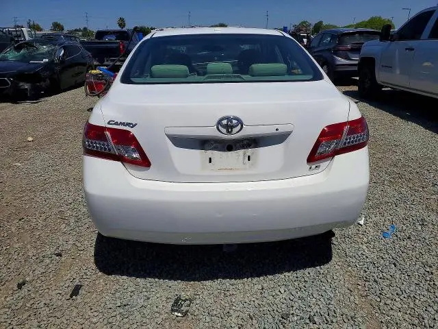 2011 TOYOTA CAMRY LE  