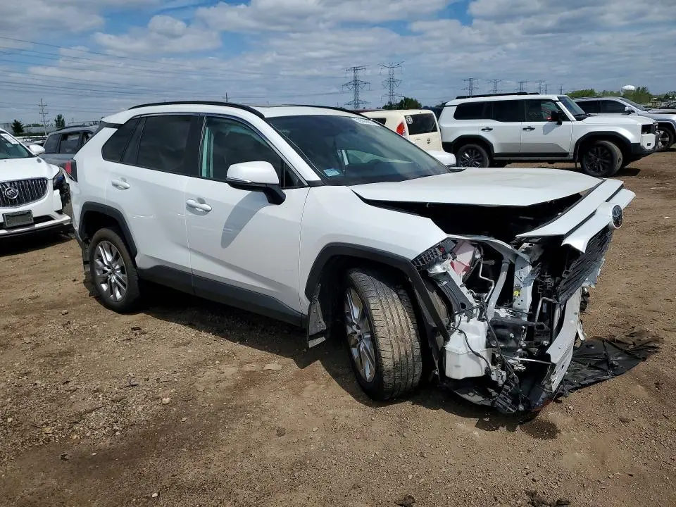 2024 TOYOTA RAV4 XLE PREMIUM  