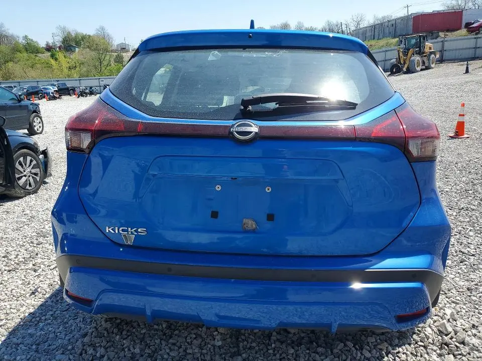 2022 NISSAN KICKS S  