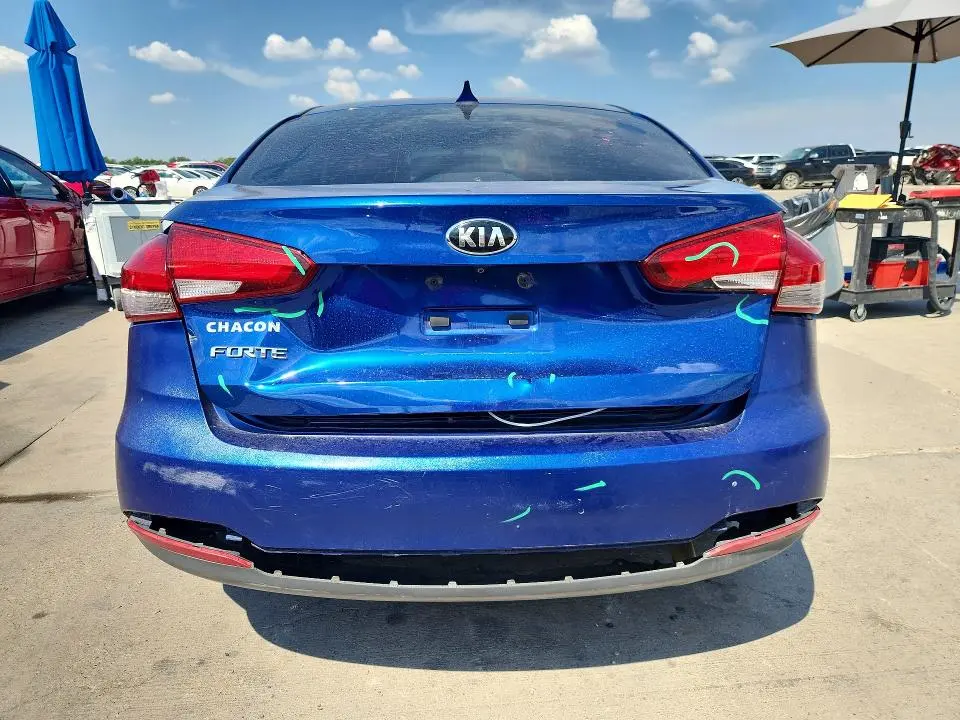 2017 KIA FORTE LX  