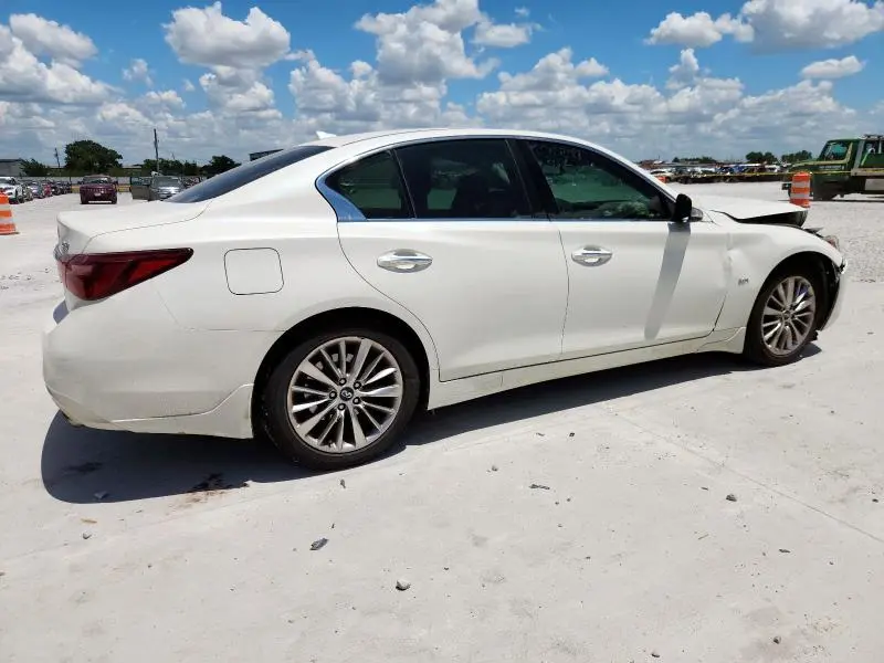 2018 INFINITI Q50 LUXE  