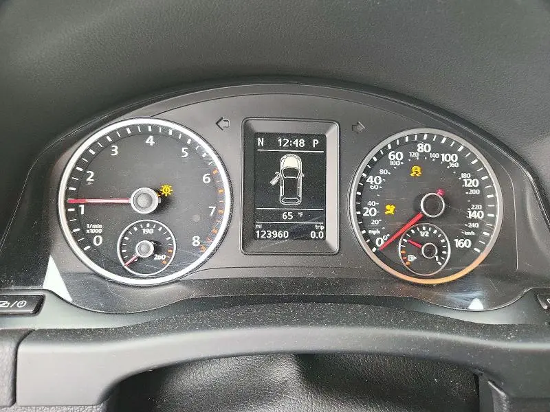 2014 VOLKSWAGEN TIGUAN S  