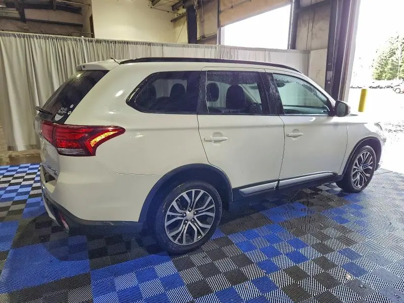 2016 MITSUBISHI OUTLANDER SE  