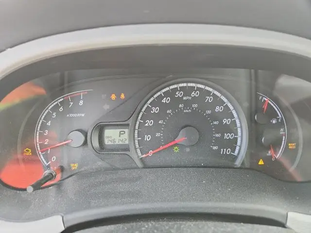 2013 TOYOTA SIENNA LE  
