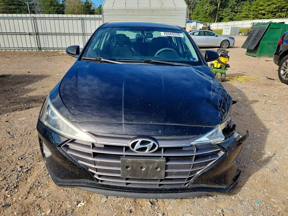 2019 HYUNDAI ELANTRA SE  