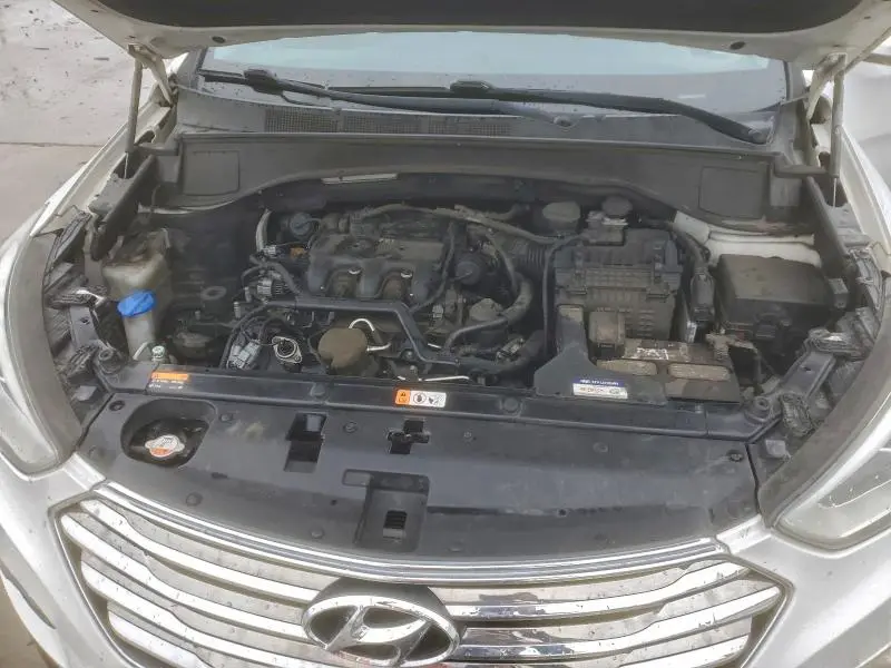 2016 HYUNDAI SANTA FE SE  