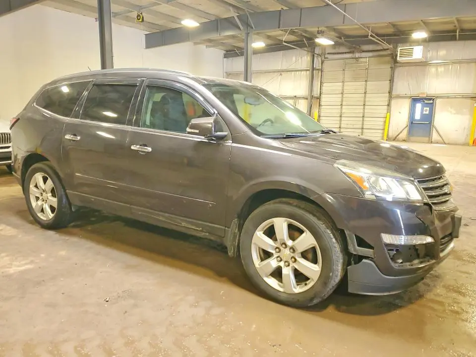 2017 CHEVROLET TRAVERSE LT  
