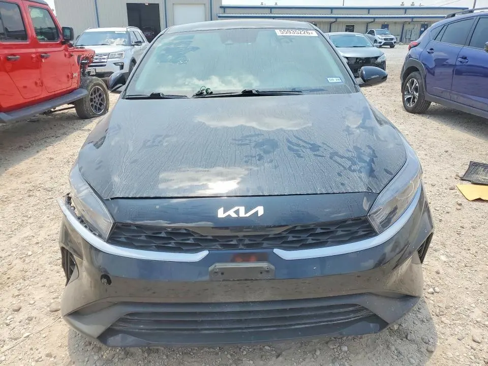 2024 KIA FORTE LXS  
