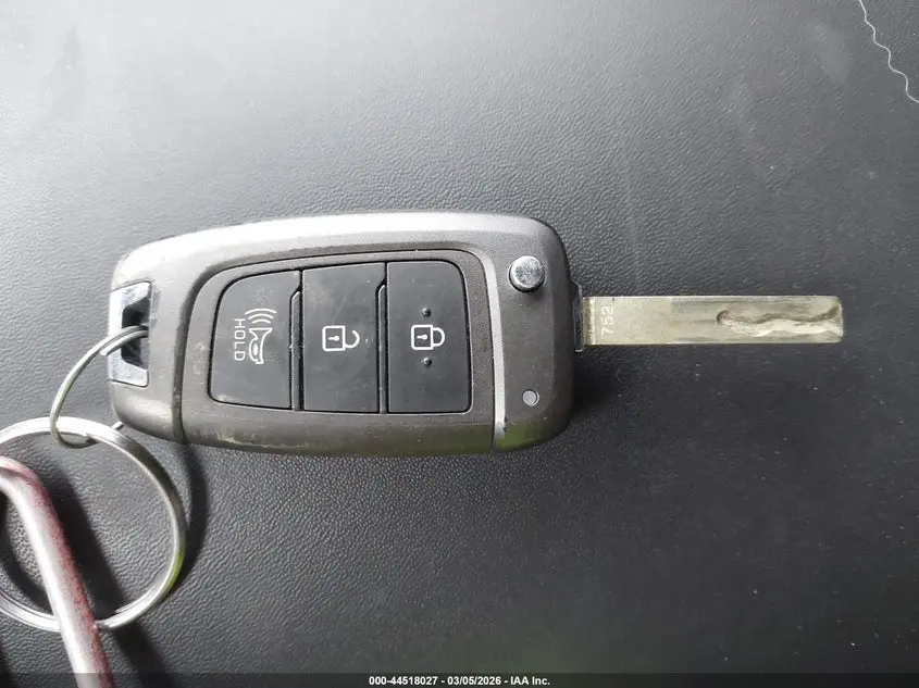 2022 HYUNDAI SANTA FE SE