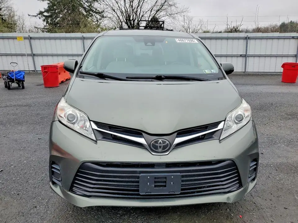 2020 TOYOTA SIENNA LE 8-PASSENGER  
