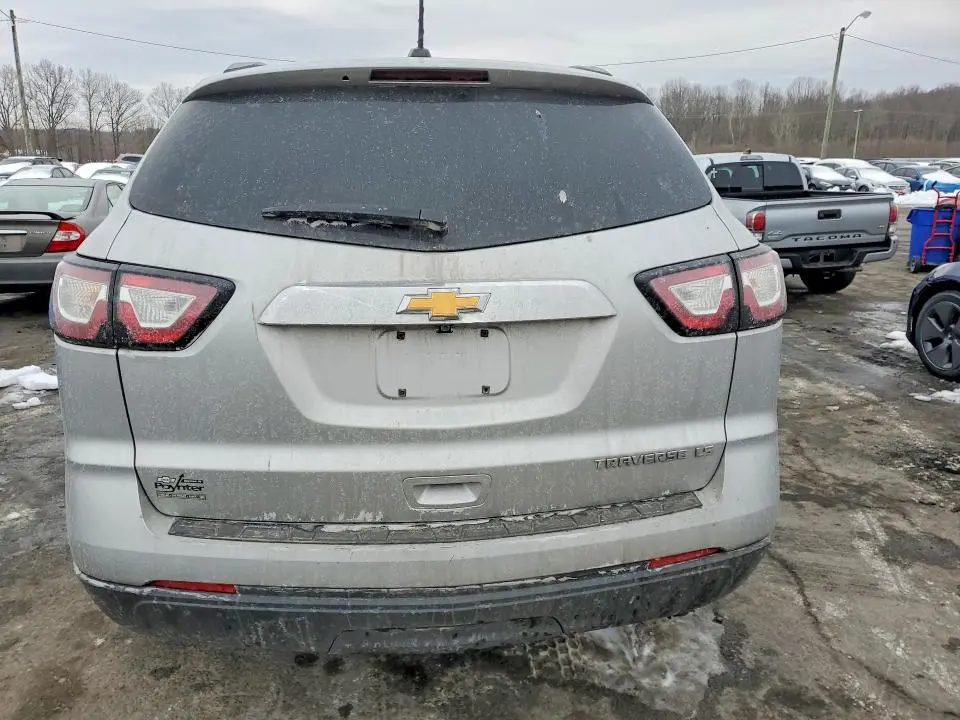 2016 CHEVROLET TRAVERSE LS  