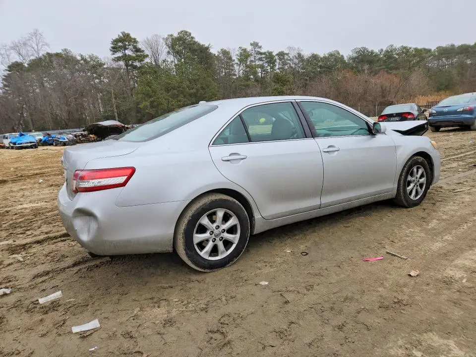 2011 TOYOTA CAMRY BASE  