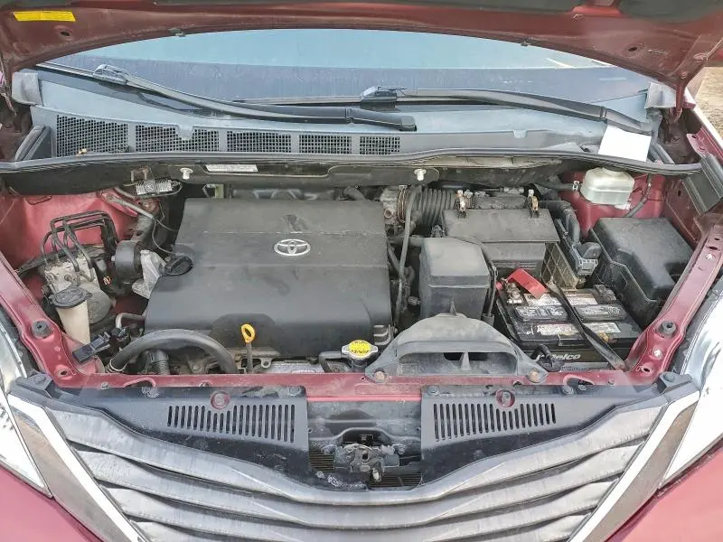 2011 TOYOTA SIENNA XLE  