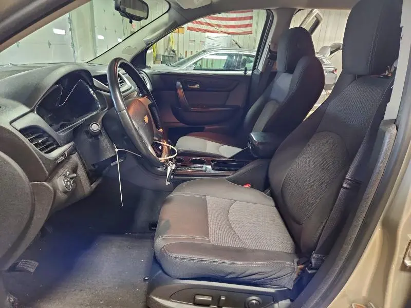 2013 CHEVROLET TRAVERSE LT  