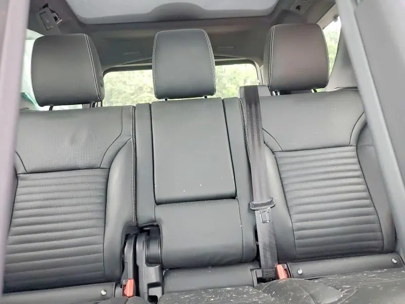 2025 LAND ROVER DISCOVERY METROPOLITAN EDITION  