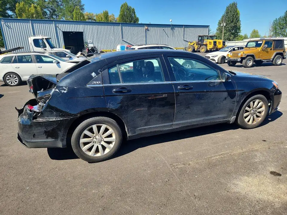 2013 CHRYSLER 200 LX  