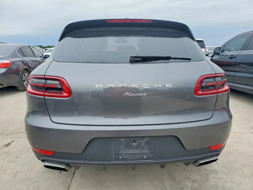 2018 PORSCHE MACAN   