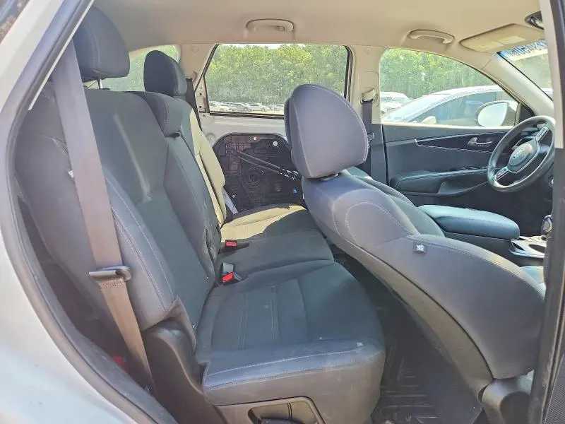 2019 KIA SORENTO LX V6  