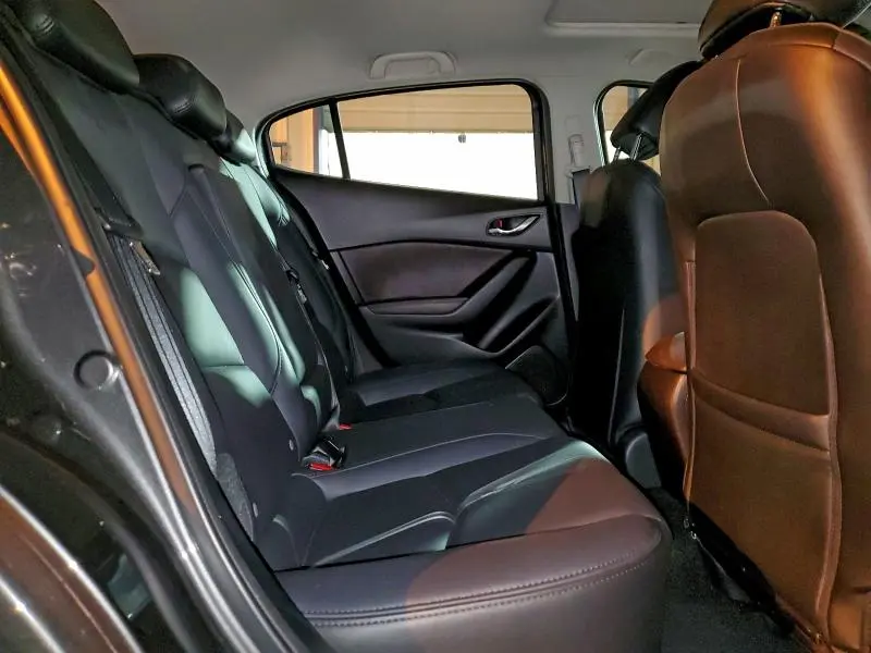 2018 MAZDA 3 TOURING  