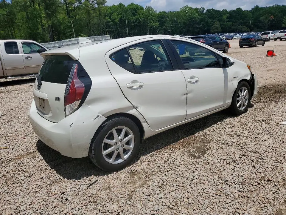 2015 TOYOTA PRIUS C THREE  
