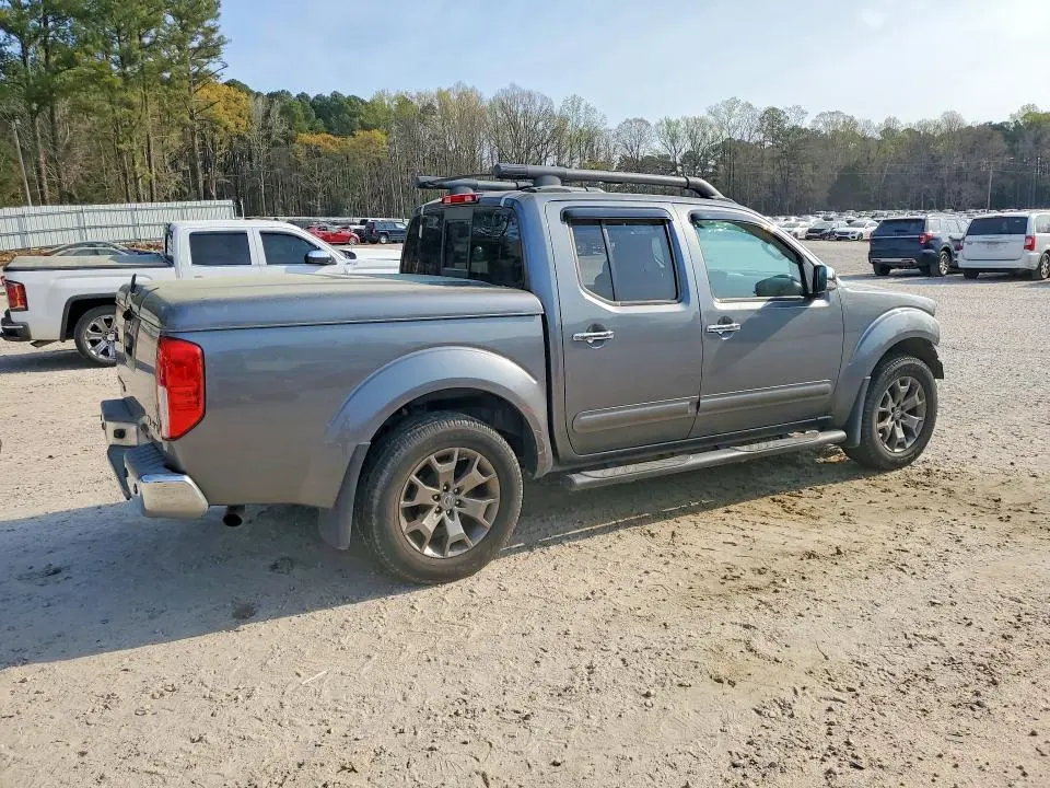2016 NISSAN FRONTIER SL  