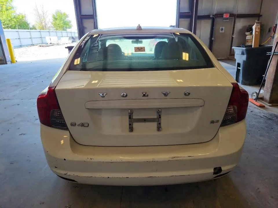2010 VOLVO S40 2.4I  